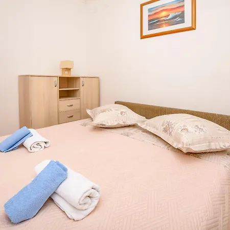 Marija - Beautiful Location Close To The Sea * Sevid