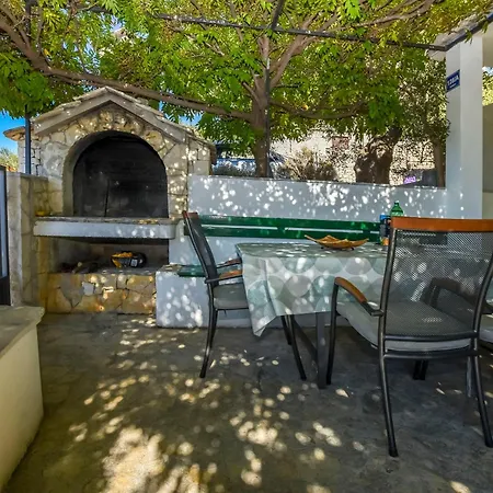 House Marija Holiday home Sevid