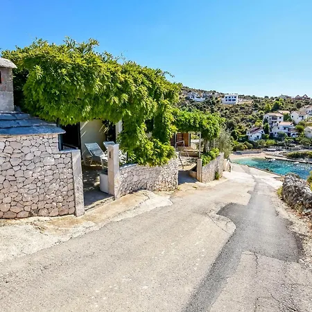 Marija - Beautiful Location Close To The Sea