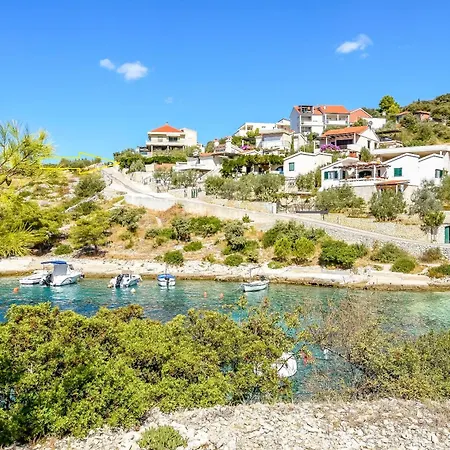 Marija - Beautiful Location Close To The Sea Sevid